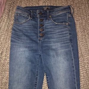 Like new A&F high waisted button ankle jeans